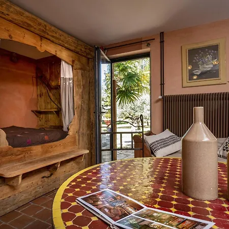 La A Tom Apartman Mende